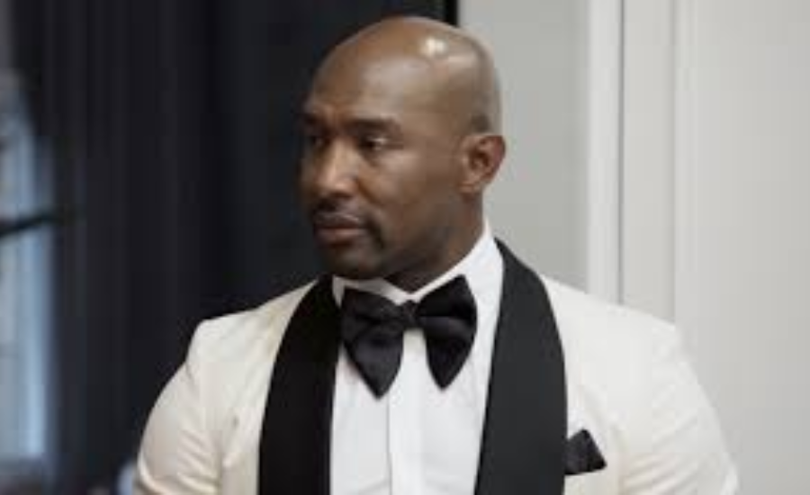 martell holt net worth
